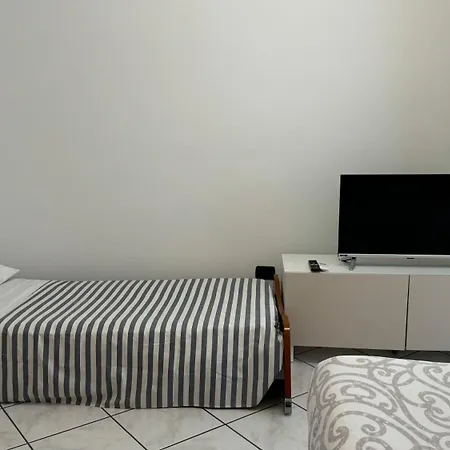 ベッド・アンド・ブレックファスト Eracle 4*